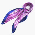 漂亮紫色豹点方丝巾